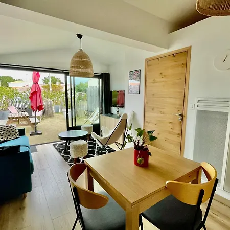 - Petite Maison 500m Sableaux * نوارموتيير أون ليل